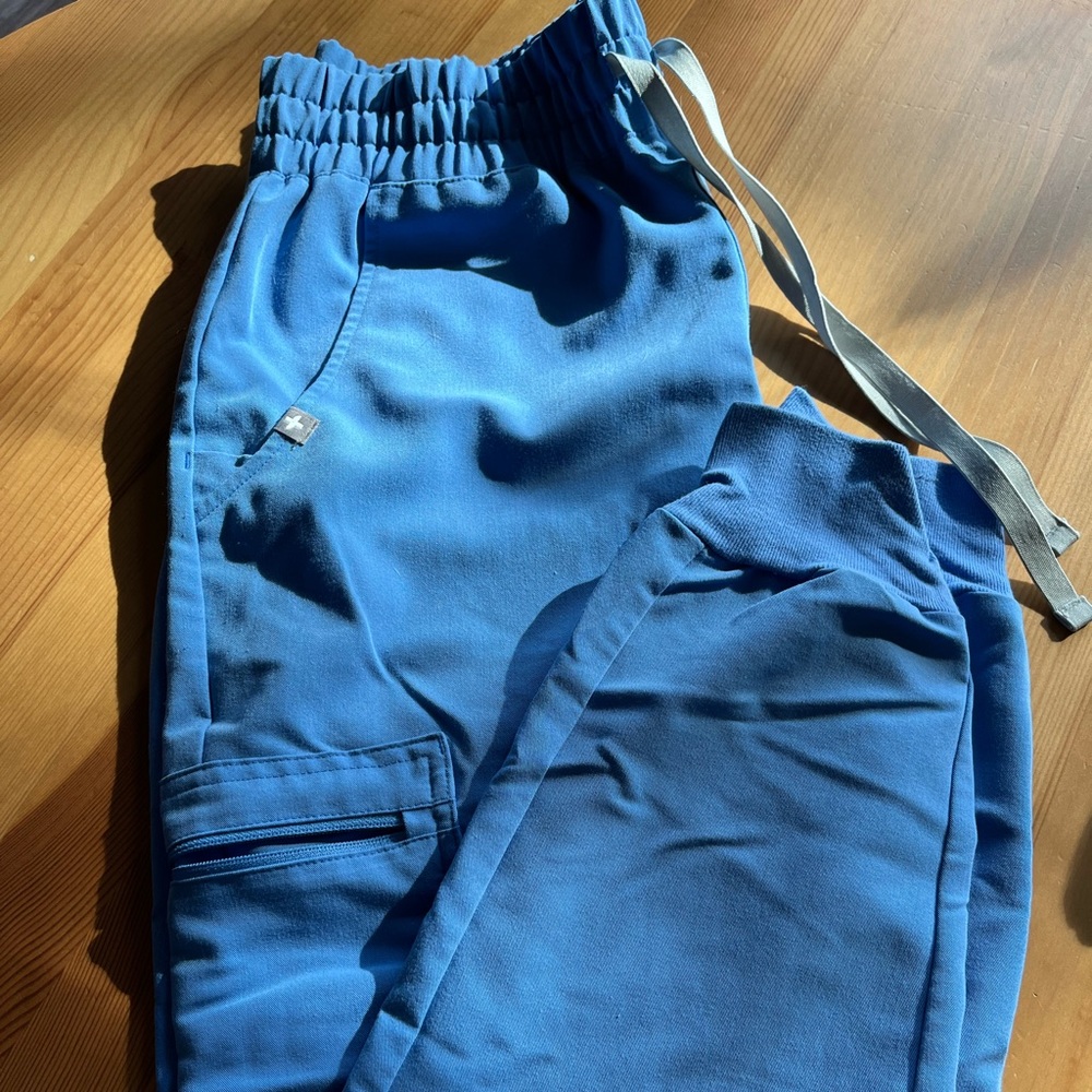 High waisted figs scrub pants